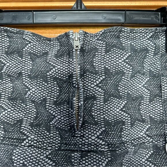 Tripp NYC Black & Grey Star Zipper Micro Skirt Goth Y2K Size XXL - Picture 11 of 12